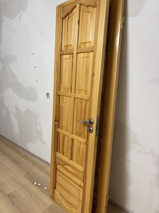 Двери из чтстого дерева