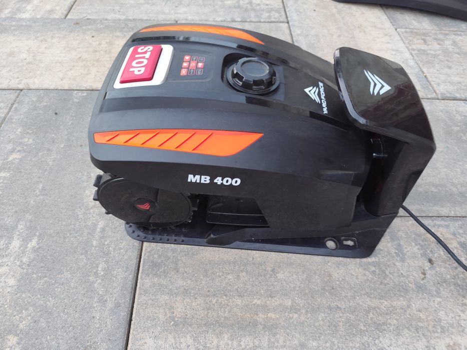 Robot tuns gazonul Yard Force MB 400, aproape nou