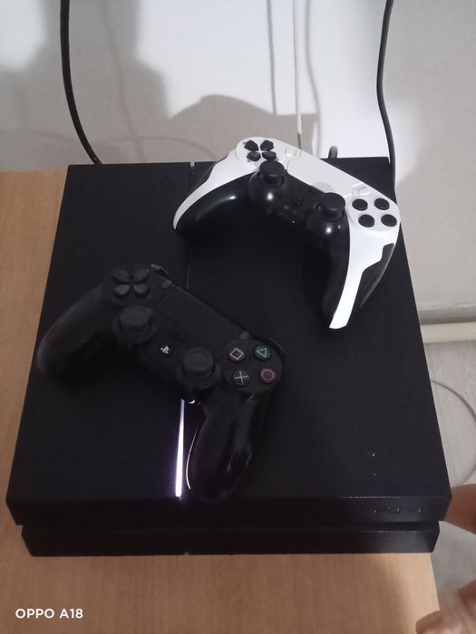 Продаётся Sony playstation 4 первая версия