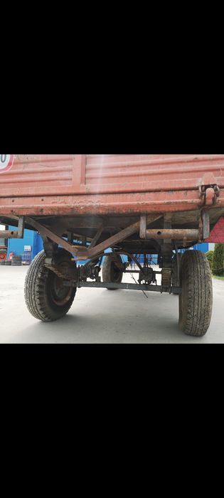 De vânzare remorca tractor cu 2 axe