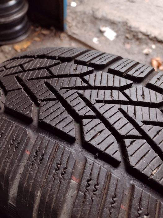 Перфектни 2бр.215/60/17 Semperit dot2714