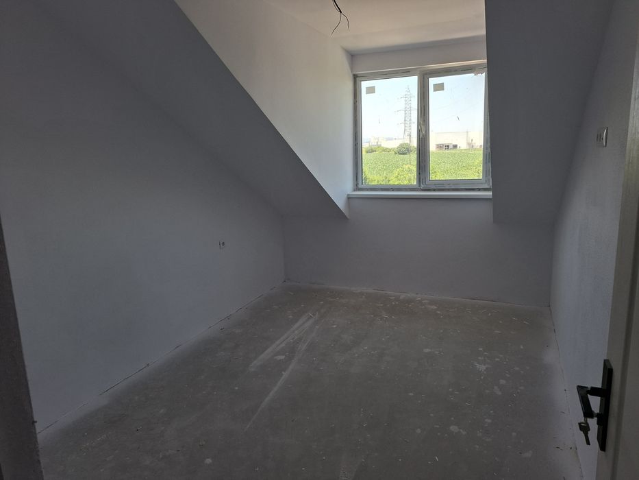Vanzare apartament 4 camere 76mp bloc nou