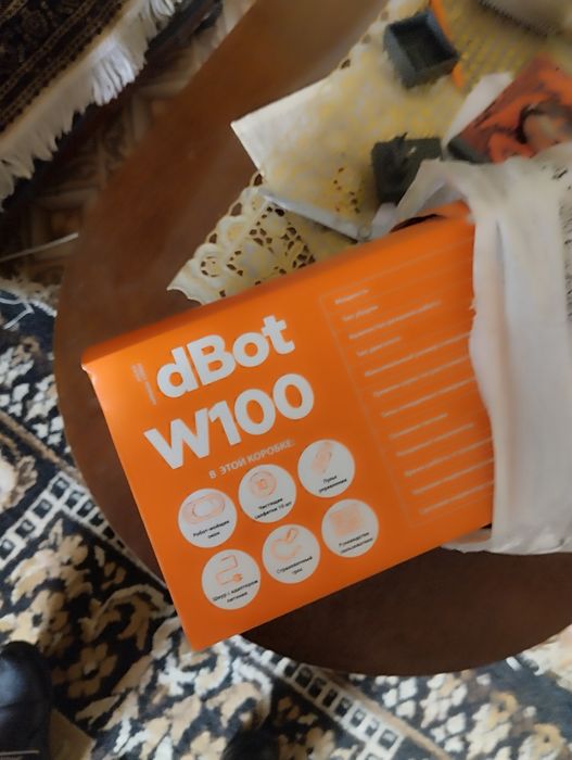 Продаю робот мойщик окон dbot W100