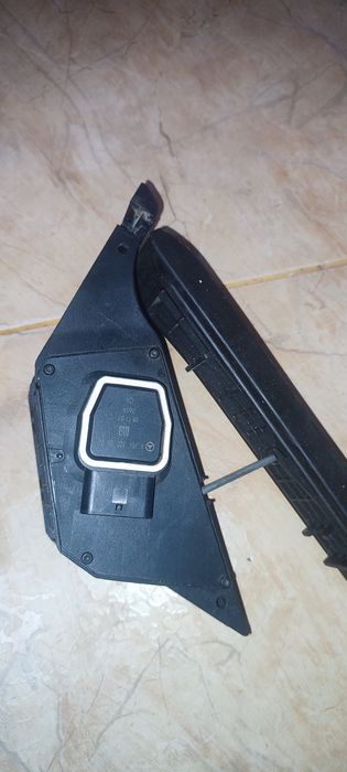 Педал за газта на Мерцедес w204