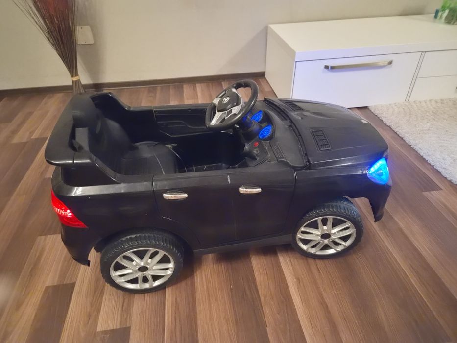 Mașinuță electrică pentru copii