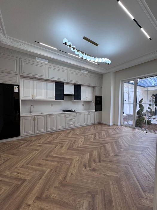 Продается дом 6 комнат, ор-р: ул. Циолковская, 4 сотки 500м²