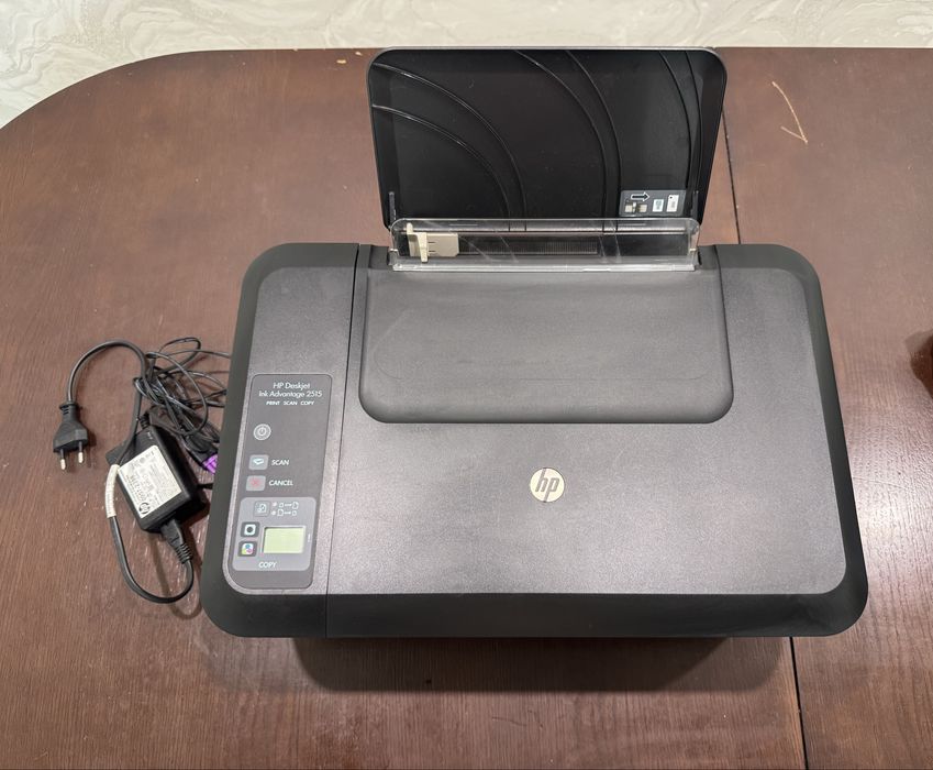 Продам принтор цветной hp 2515