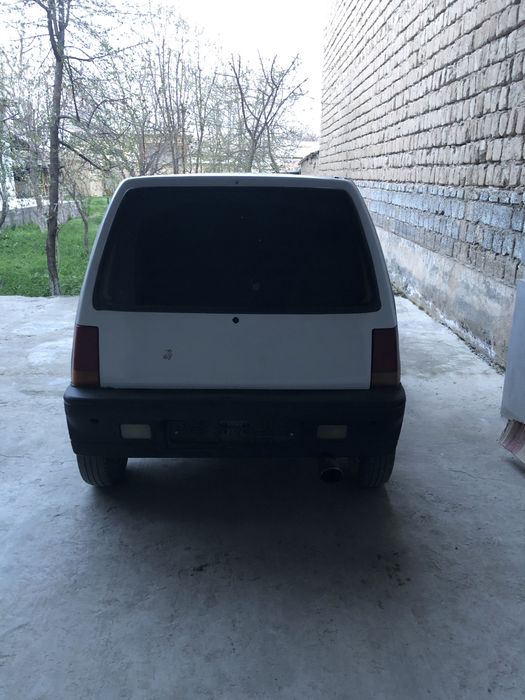 Moshina minishga yahshi motor seli qilingan moshina yahshi holatda