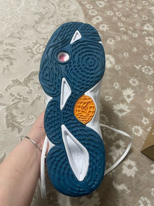 Волейбольные кроссовки mizuno