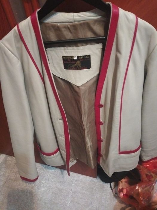 Продам кожаную куртку