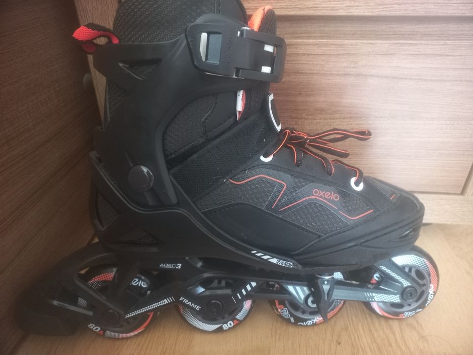 Vând role reglabile mărimea 32-35