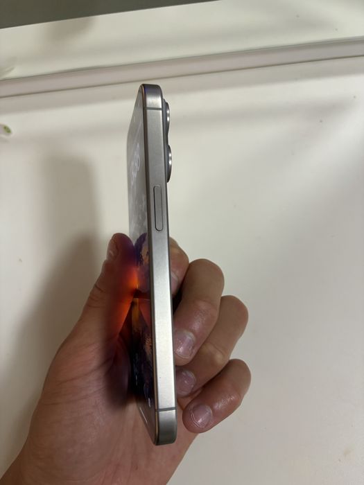 Продам Iphone 15 pro