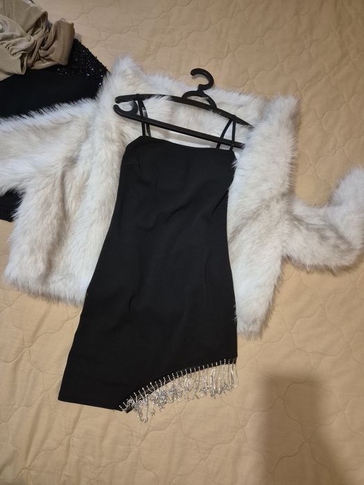 Малка черна рокля