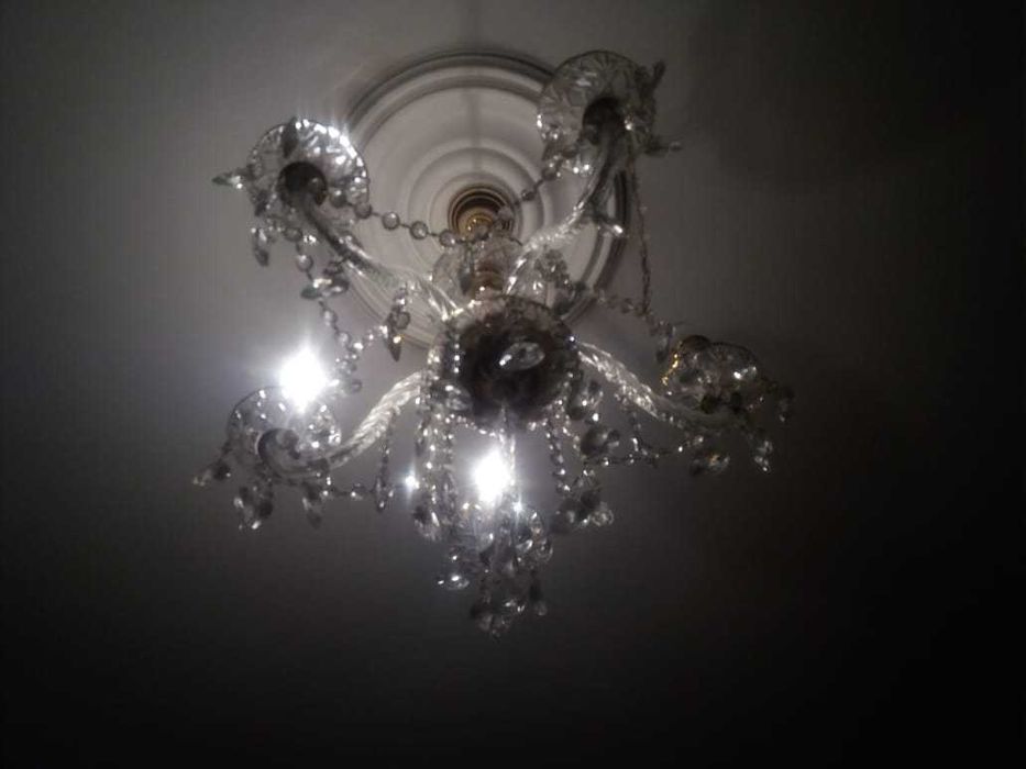 продам люстры в гостиную б/у