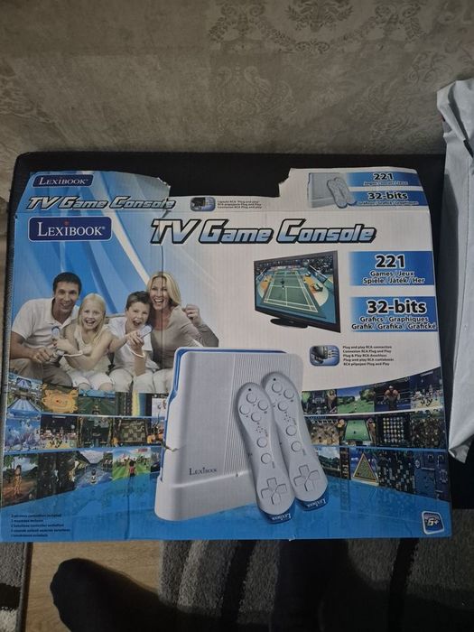 Vând consola tv game