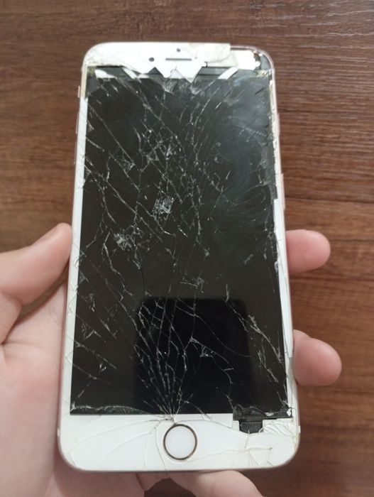 iPhone 6+ ekran singan