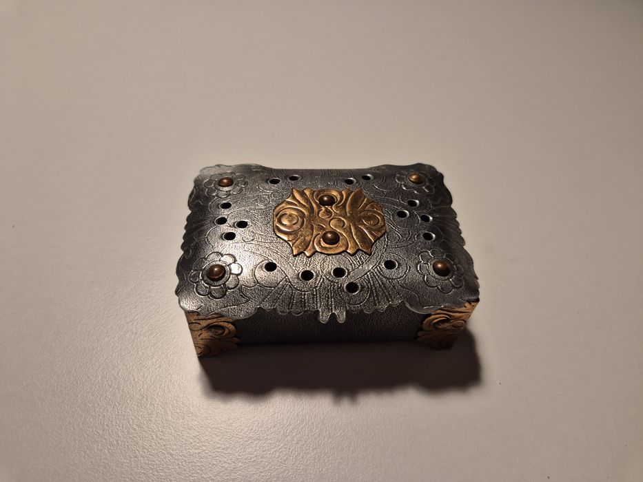 Cutie decorativa metal anii 70'