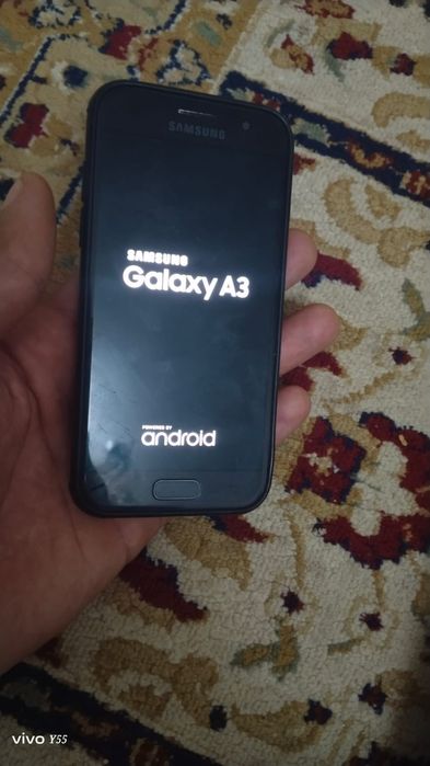 Продам смартфон Самсунг а3