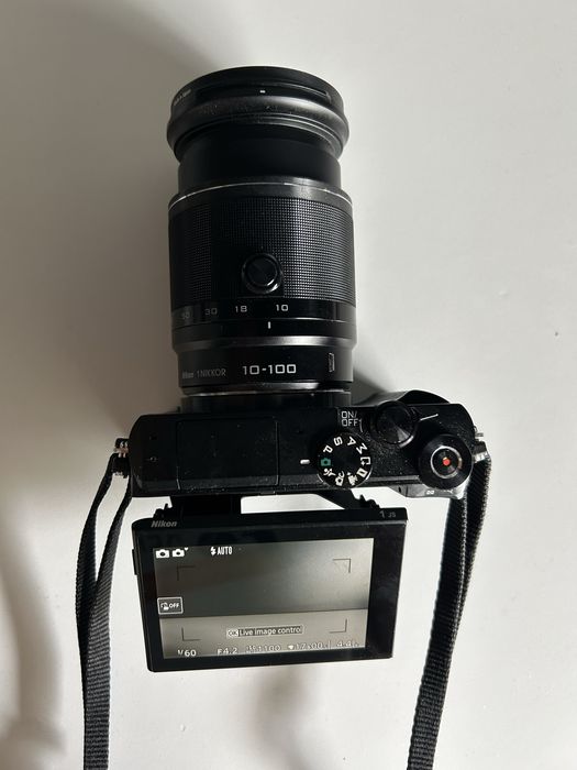 NIKON 1 J5 BODY+NIKON 10-100mm f/4-5.6 VR
