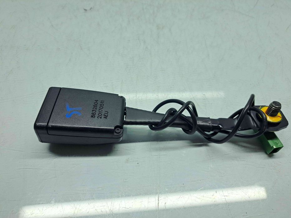 Capsa centura stanga fata Volvo V40 II Facelift [Fabr 2013-2019] 8632