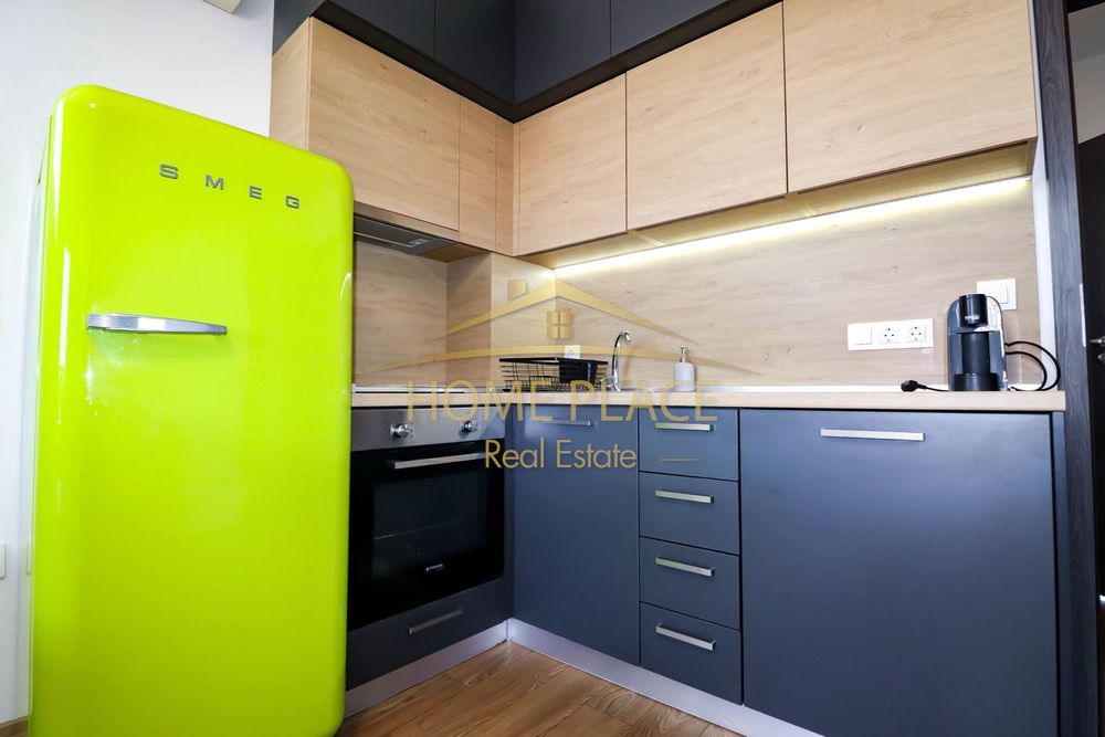 Дава се под наем Двустаен апартамент в Варна, Център - 60 кв.м за 612 € - Снимка #2