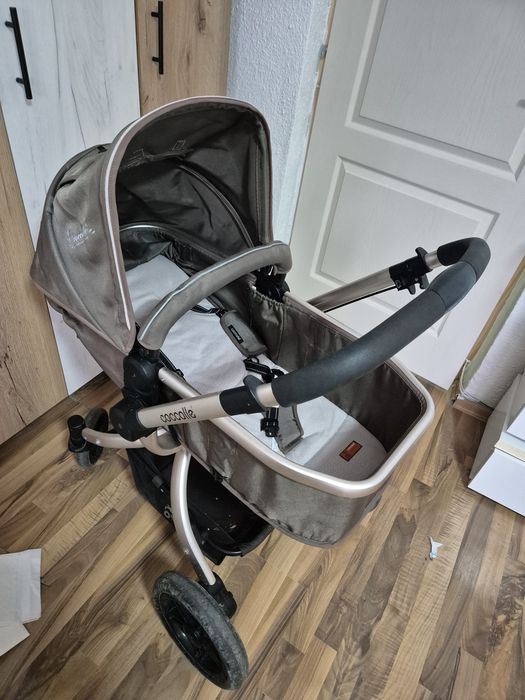 Vând cărucior Coccolle