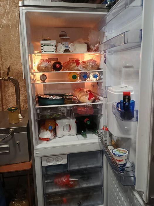 Продавам хладилник Beko