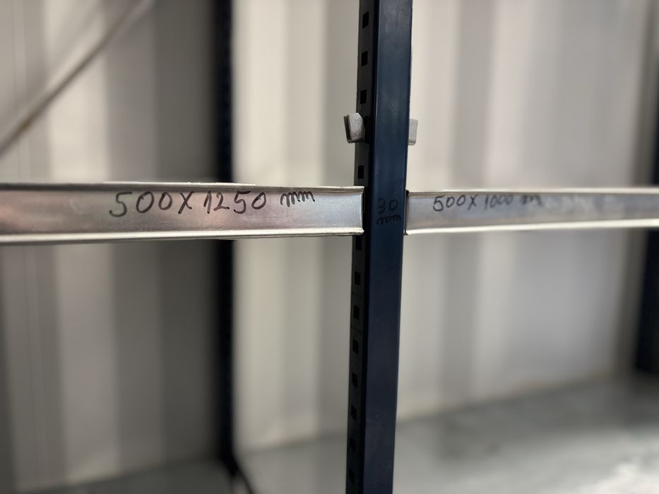 Rafturi cu polite zincate