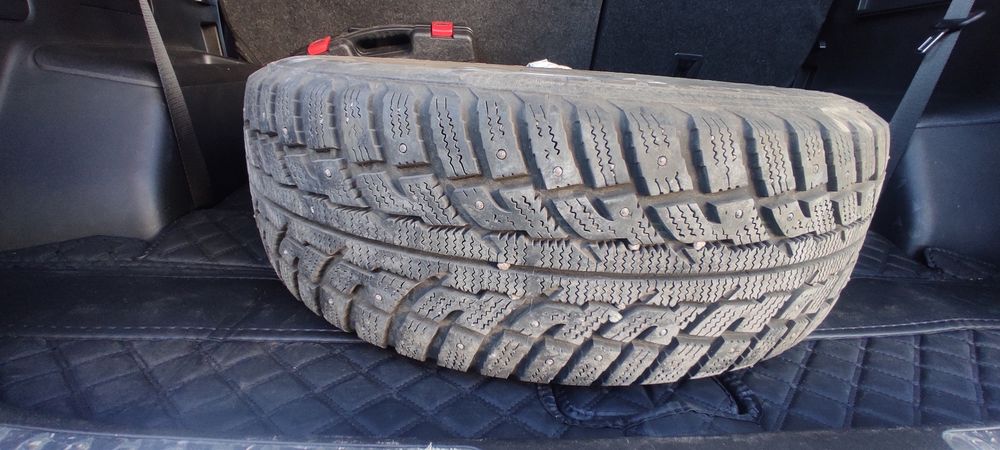 Продам шыны с диском комплект