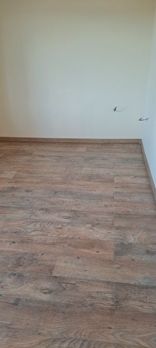 Предлагам монтаж на ламинат