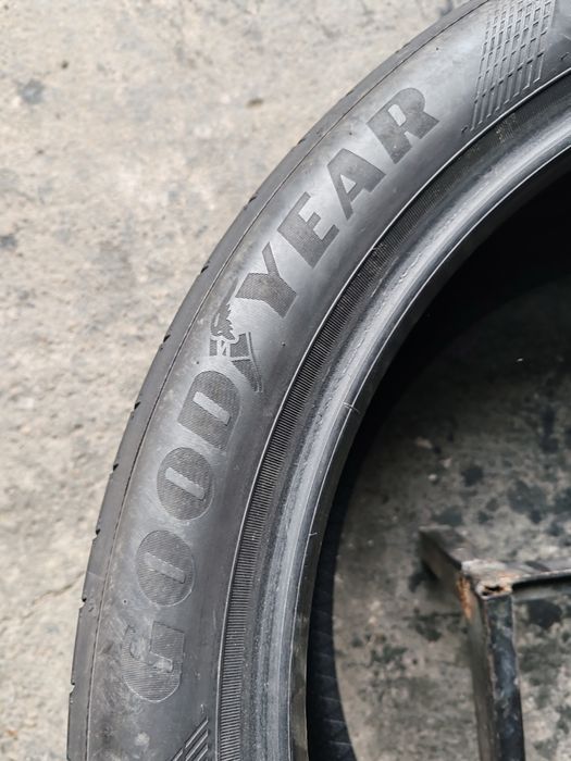 2 anvelope 255 40 20