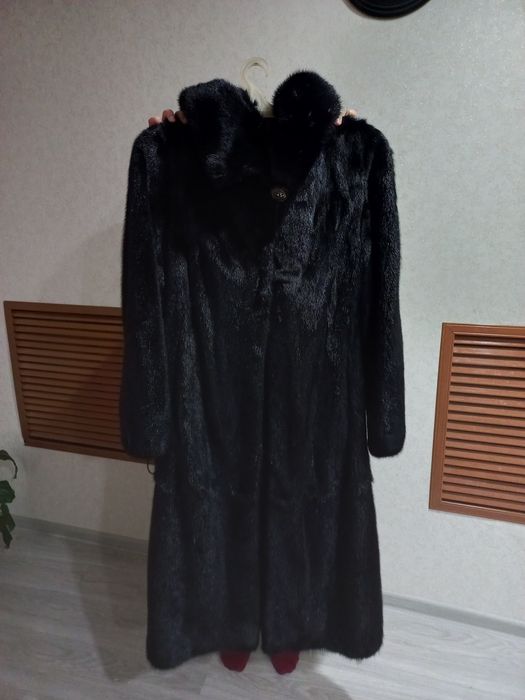 Продам норковую шубу