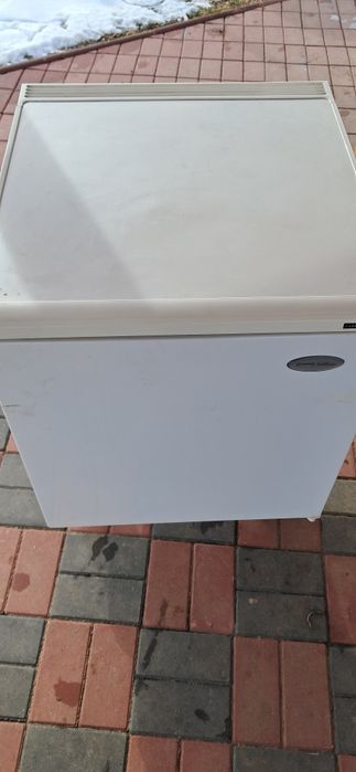 Vând mini frigider Gorenje 90litri , 70 w ,