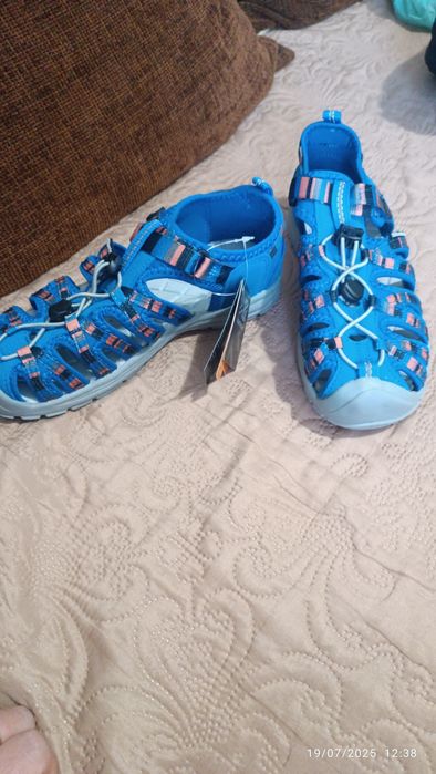 Детски сандали 34 размер нови