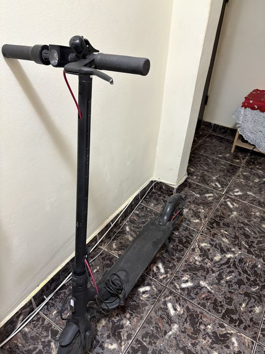 Vând trotinetă Xiaomi Mi pro 2