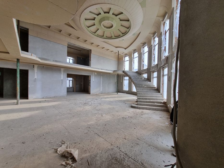 Yer Uy Sotiladi  (18sot)