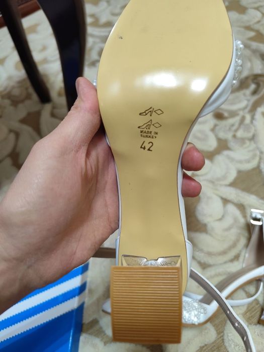 Turkiya tufli yangi 42 razmer 460.000 soʻm