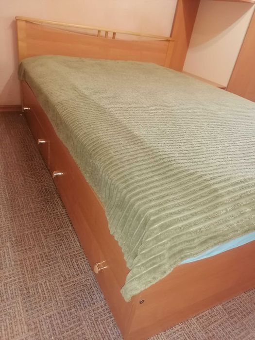 Продаётся двухспальная кровать