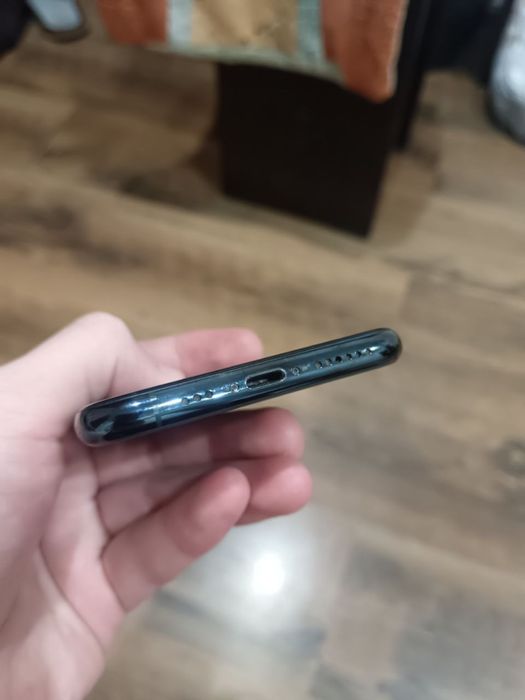 айфон 11 про.