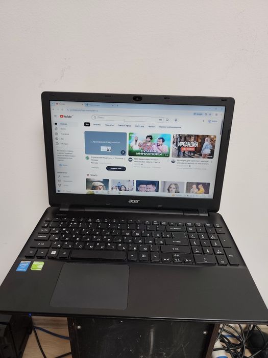 Ноутбук в рабочем состоянии Core i3