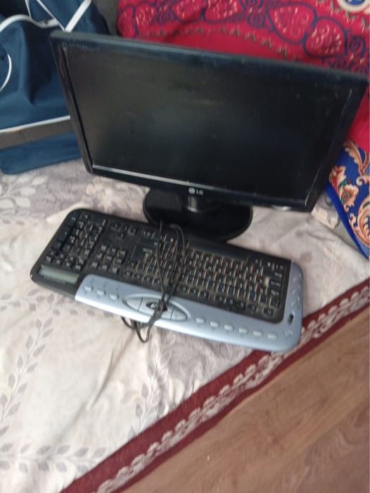 Продам компьютер,клавиатуру,блок
