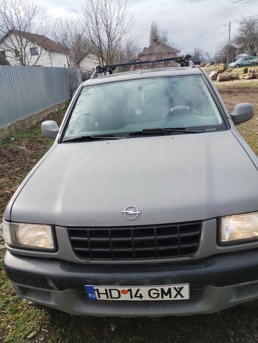 Opel frontera pui