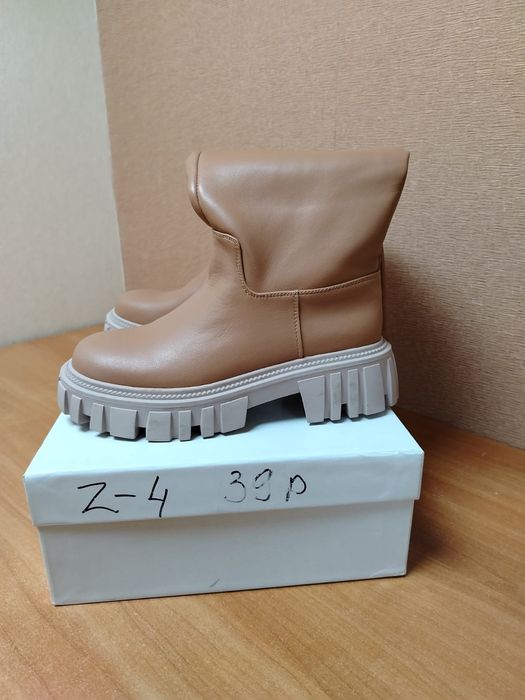 Женская кожаная обувь