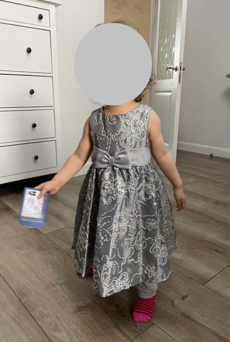 Новое нарядное детское платье