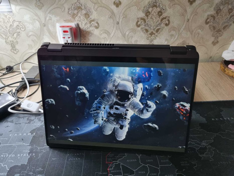 LENOVO FLEX 5i 14” x360 RAM: 8 GB DDR4 (4267 MHz), 512 GB NVMe M.2 SSD