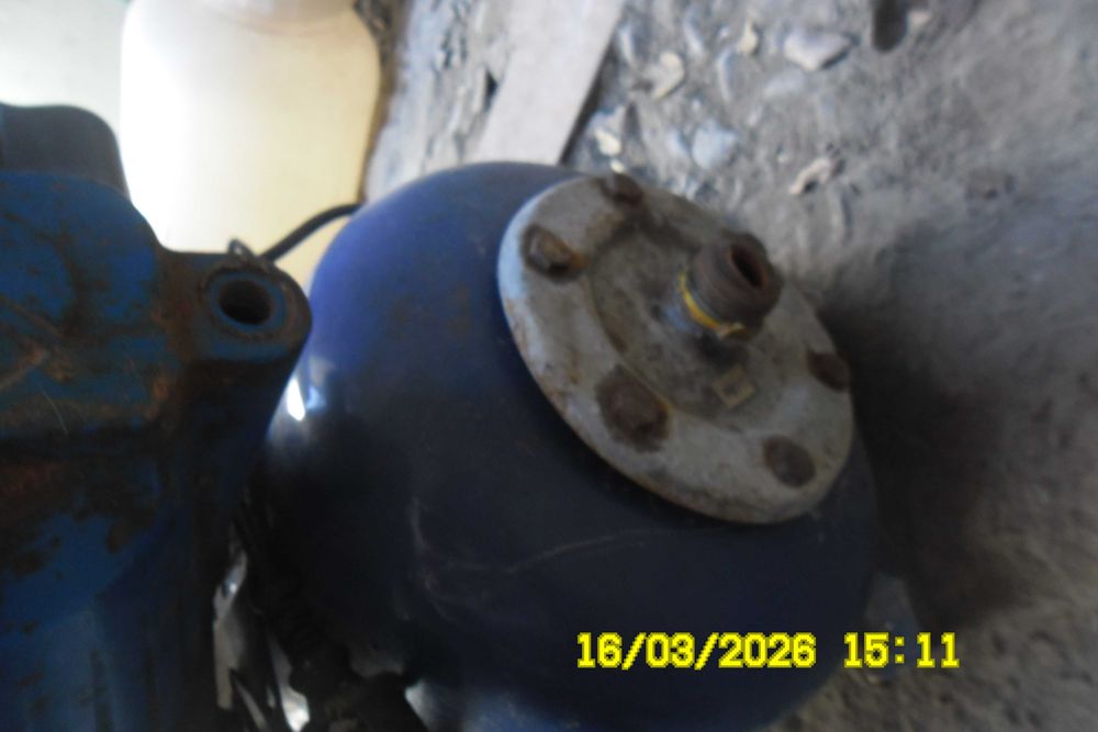 Продам на запчасти насос