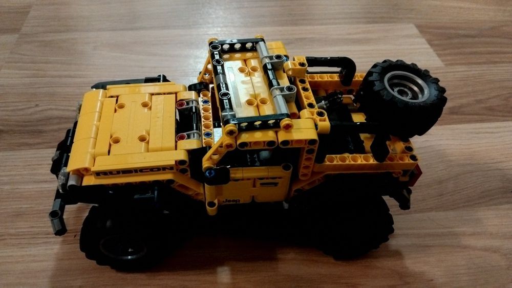 Lego tehnic jeep wrangler