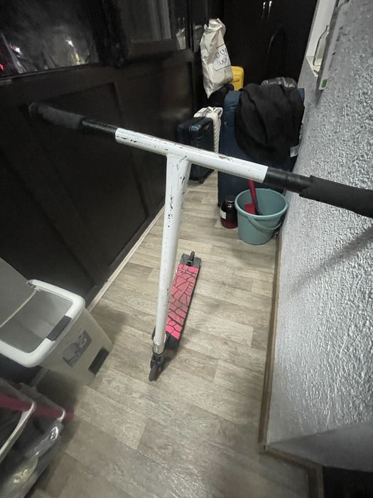 Продам самокат трюковой стрит   потходит для парк и стрит