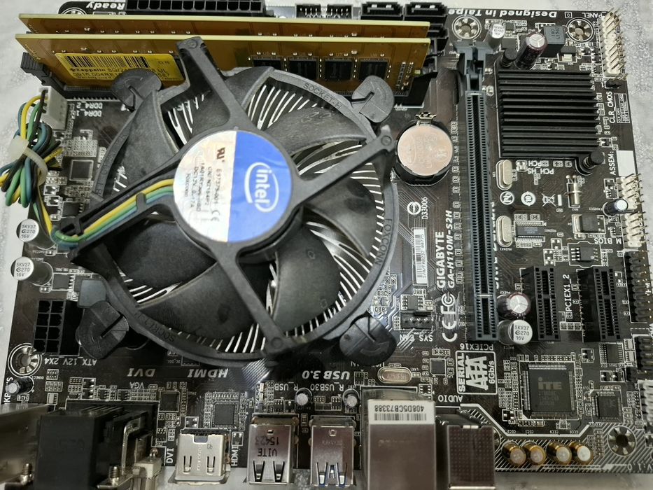 Chit placa GA-H110M-S2H + i7 + 16 Gb+ shield