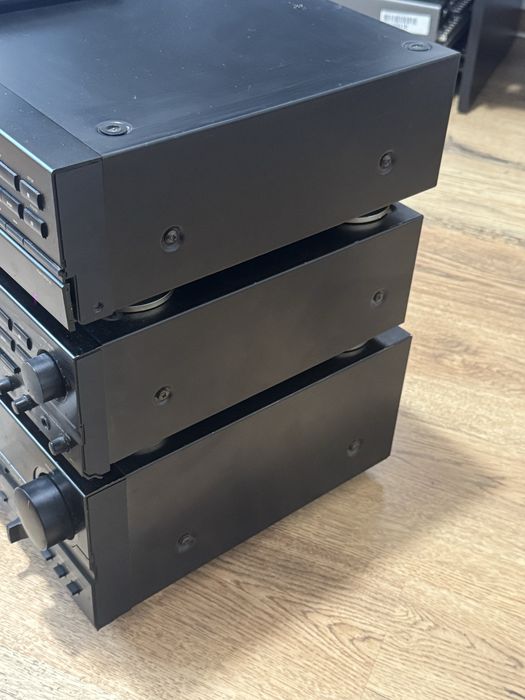 Linie audio Denon cu telecomanda